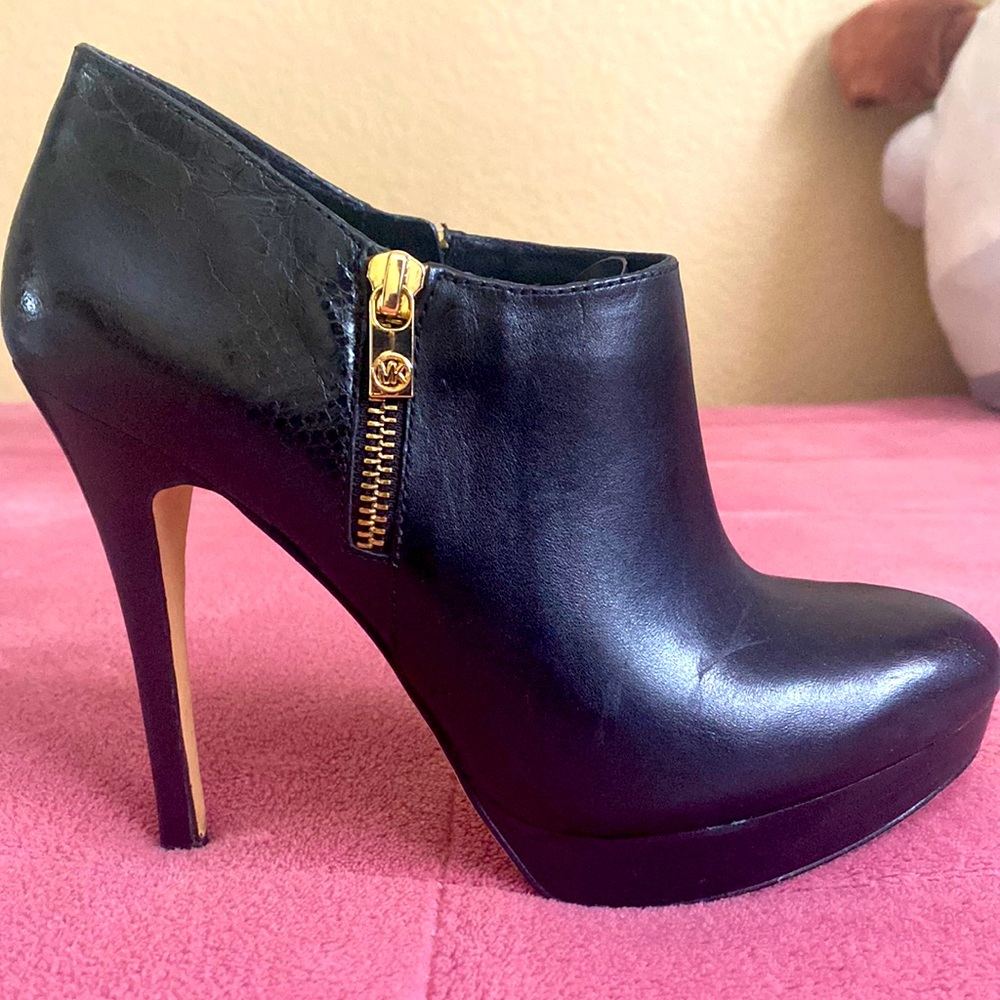 Michael Kors york bootie